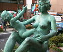 アイスクリーム発祥の地、横浜馬車道にある『太陽の母子像』