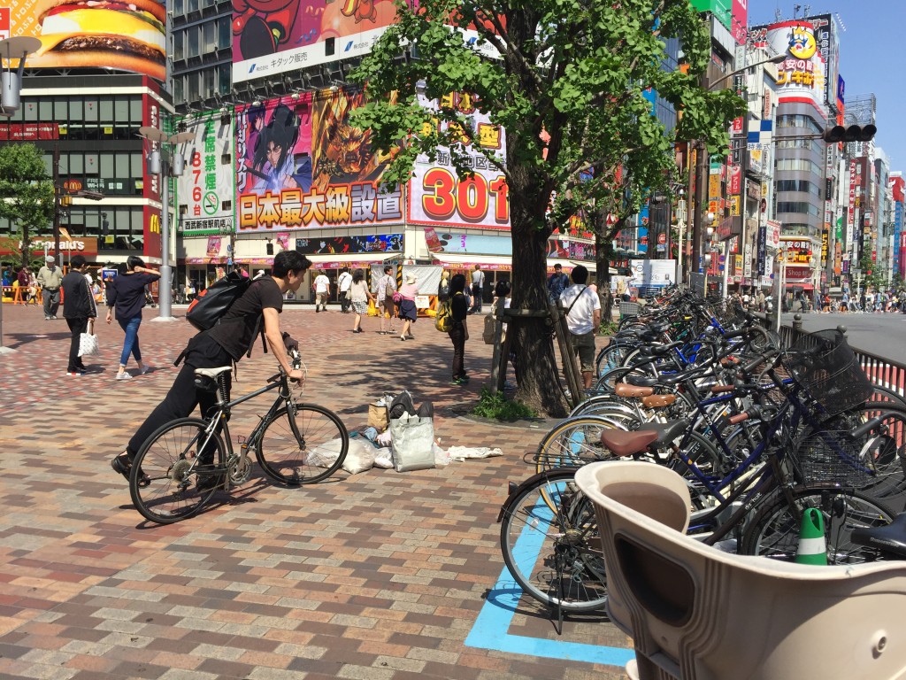新宿駐輪場(ロードバイク)の料金が安い場所(今東口、中央口、西口にいる方で新宿駐輪場の場所を探している方)