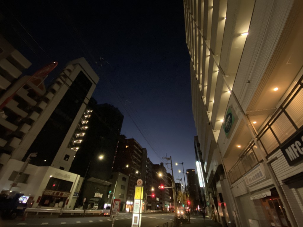 11月末。金曜日の日比谷線